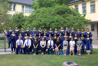 2020届杏吧原创
水文院水利工程专业硕士3班毕业留念