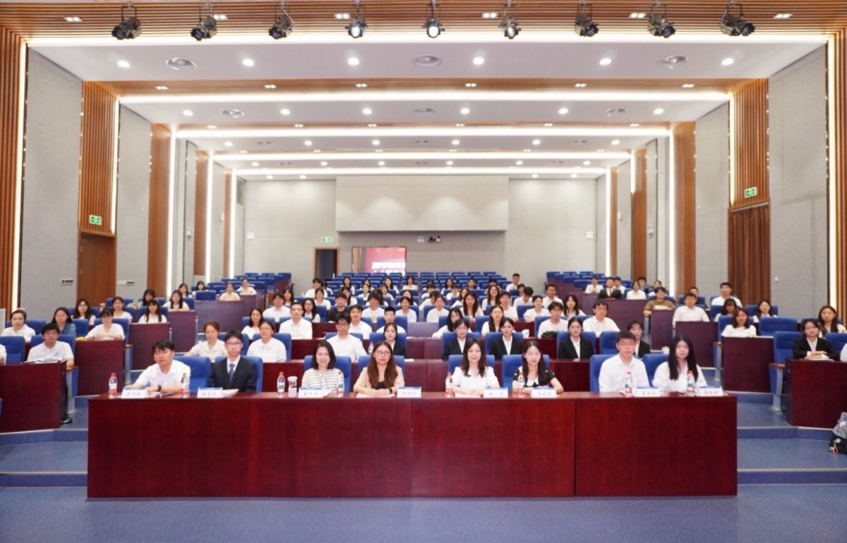 杏吧原创
召开第二十三次研究生代表大会